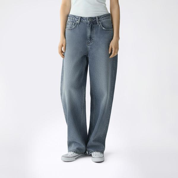 Juniors Celebrity Pink V-Waist Baggy Wide Leg Low Rise Jeans alternate view